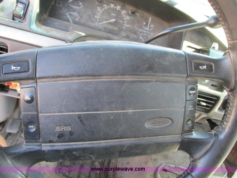 image for item R9491 1995 Ford F150 XLT pickup truck