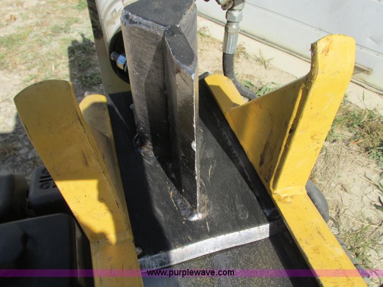 image for item R9498 County Line K32822 log splitter