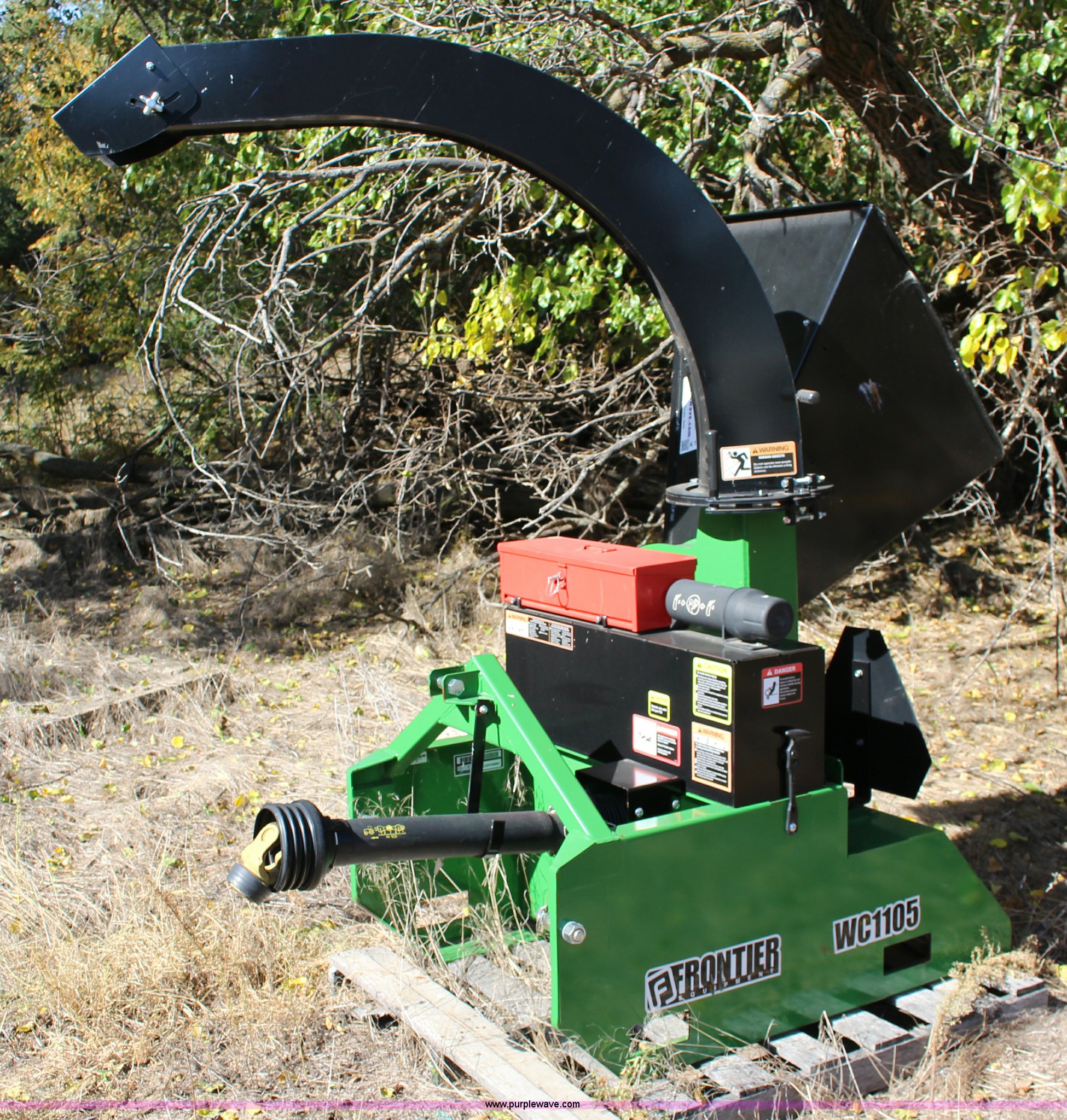 Frontier WC1105 chipper in Greensburg, KS Item K1237 sold Purple Wave