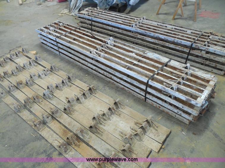 image for item BH9448 Concrete forms
