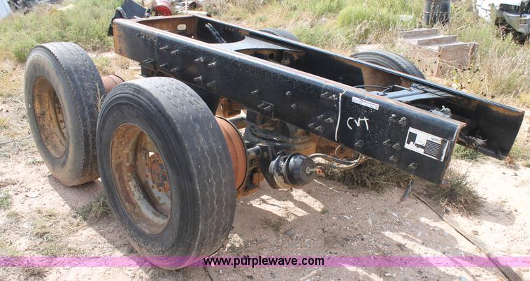image for item BJ9366 Mack tandem axles