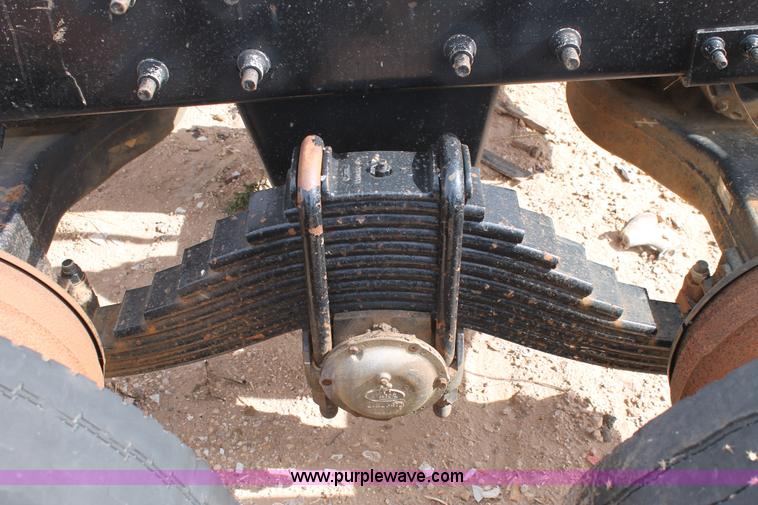 image for item BJ9366 Mack tandem axles