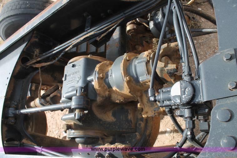 image for item BJ9366 Mack tandem axles