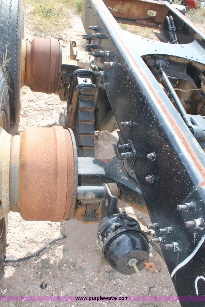 image for item BJ9366 Mack tandem axles