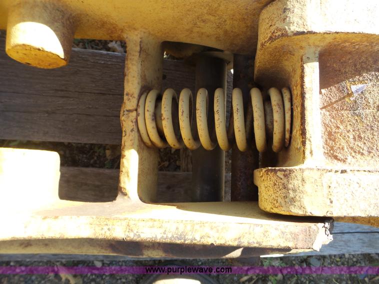 Caterpillar backhoe quick attach coupler in Slayton, MN Item BN9468