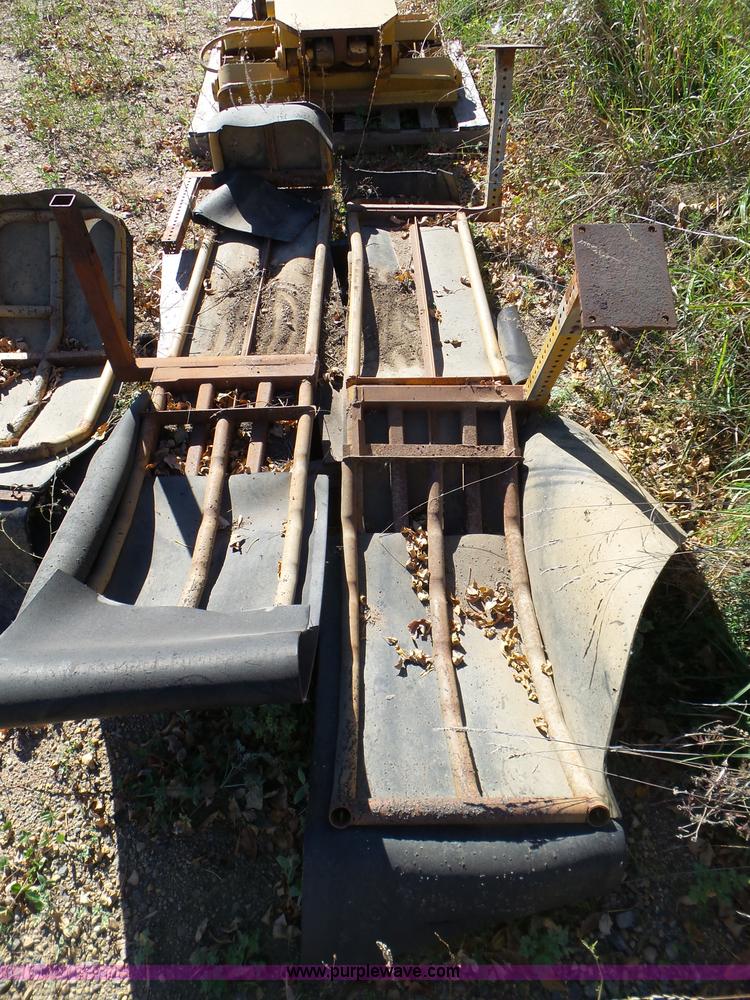 image for item BN9470 Caterpillar 140G front and rear motor grader fenders