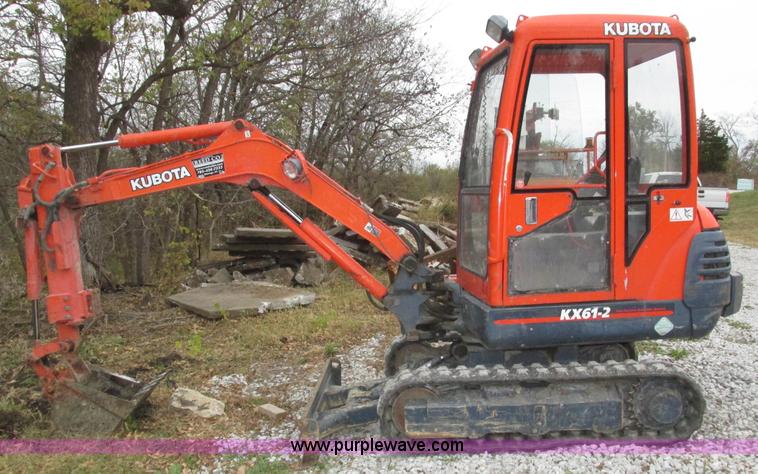 image for item H1070 2000 Kubota KX61-2 mini excavator