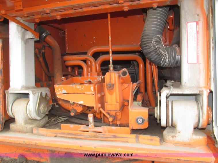 image for item H1090 1995 Fiat-Allis FD175 IT dozer