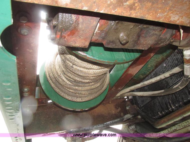 image for item H1098 1984 International S1854 crane truck