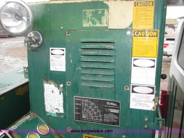 image for item H1098 1984 International S1854 crane truck