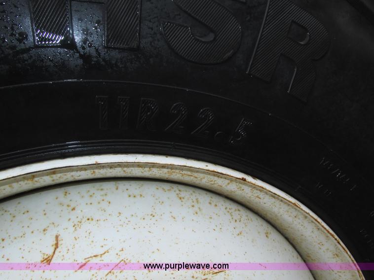 image for item H1098 1984 International S1854 crane truck