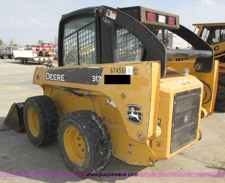 image for item H1107 2005 John Deere 317 skid steer