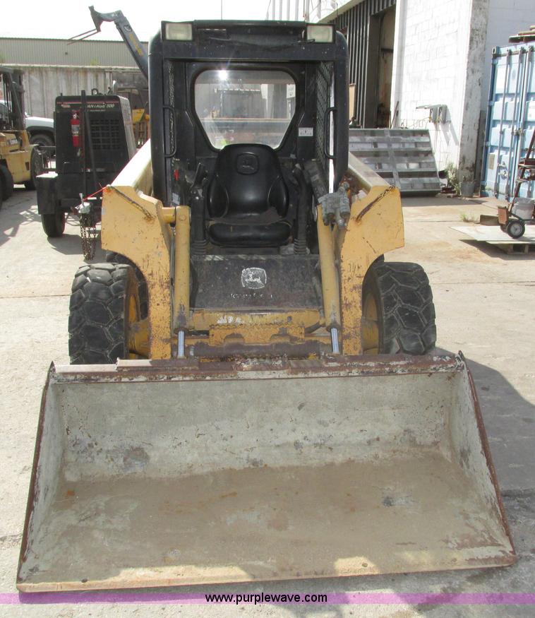 image for item H1107 2005 John Deere 317 skid steer