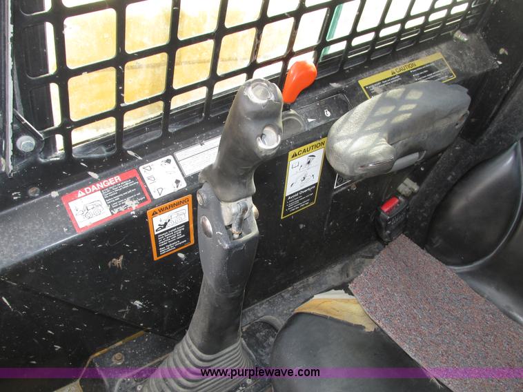 image for item H1107 2005 John Deere 317 skid steer