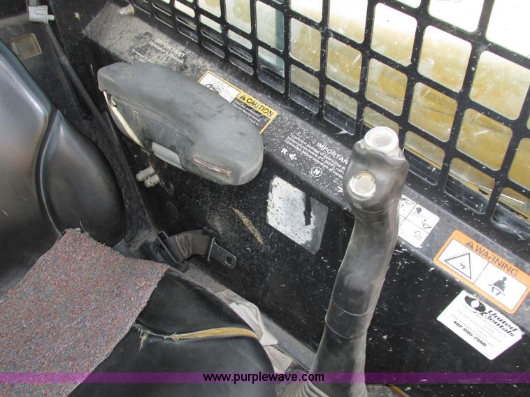 image for item H1107 2005 John Deere 317 skid steer