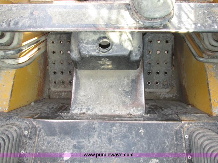 image for item H1107 2005 John Deere 317 skid steer