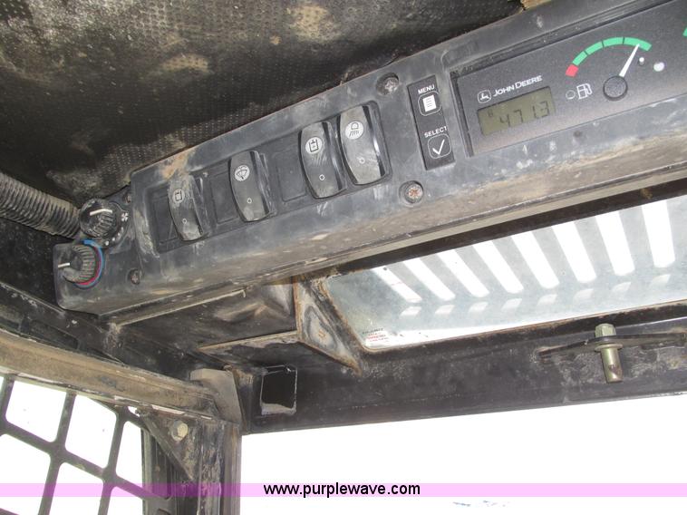 image for item H1107 2005 John Deere 317 skid steer