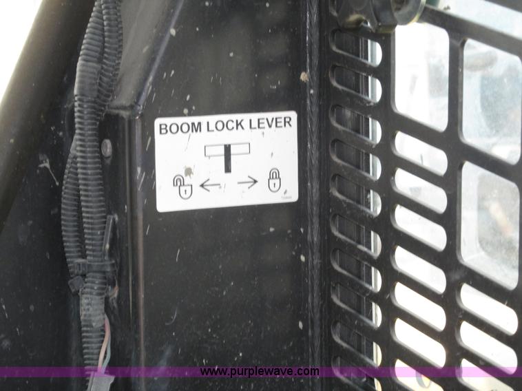 image for item H1107 2005 John Deere 317 skid steer