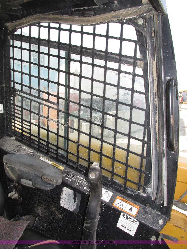 image for item H1107 2005 John Deere 317 skid steer