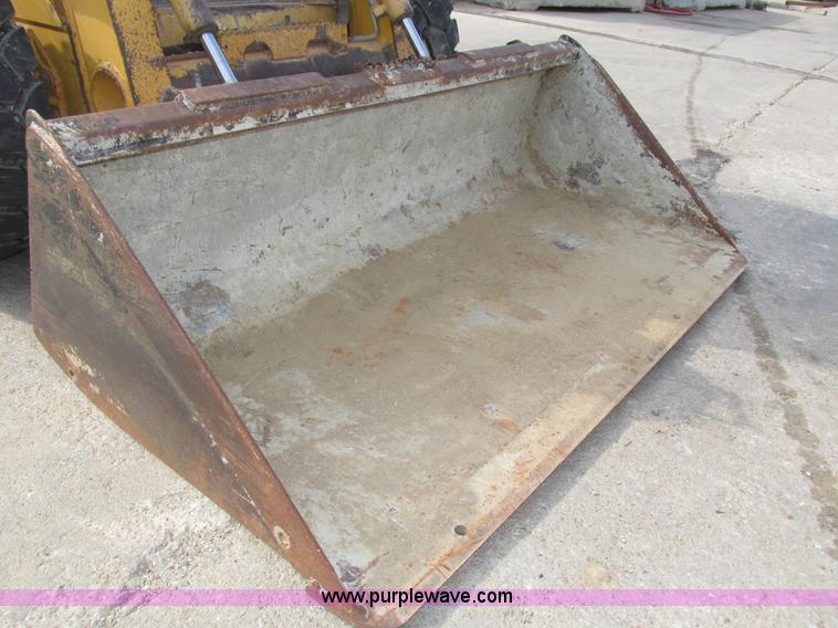 image for item H1107 2005 John Deere 317 skid steer