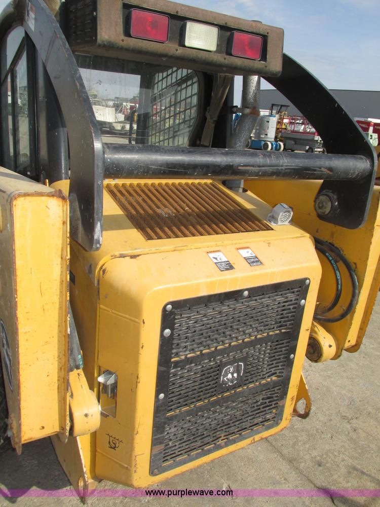 image for item H1107 2005 John Deere 317 skid steer