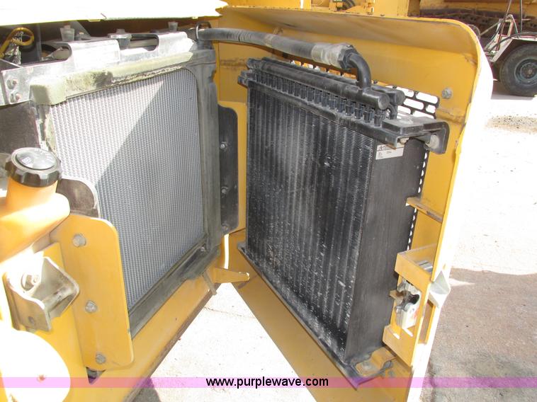 image for item H1107 2005 John Deere 317 skid steer