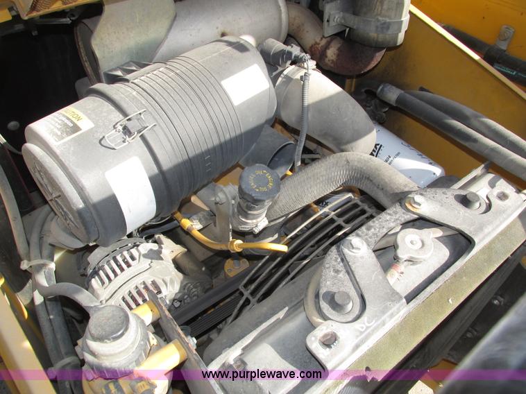 image for item H1107 2005 John Deere 317 skid steer