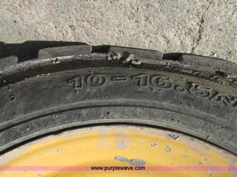 image for item H1107 2005 John Deere 317 skid steer