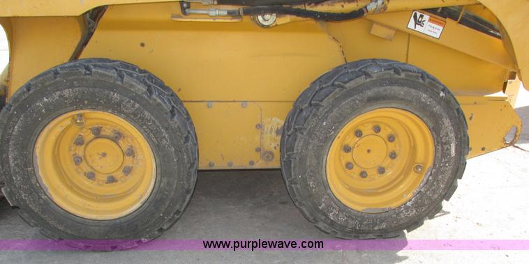 image for item H1107 2005 John Deere 317 skid steer