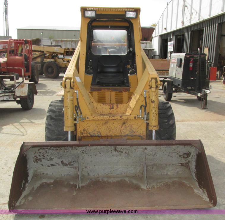 image for item H1108 Hydra-mac 2650 skid steer