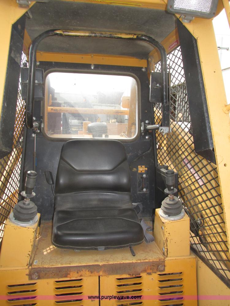 image for item H1108 Hydra-mac 2650 skid steer