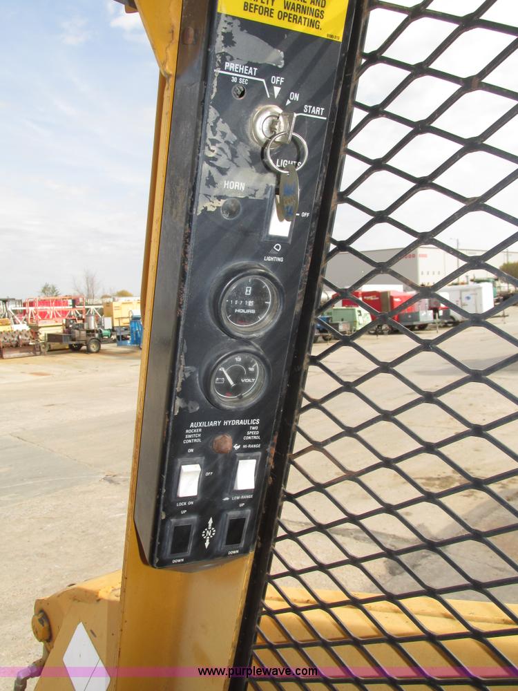 image for item H1108 Hydra-mac 2650 skid steer