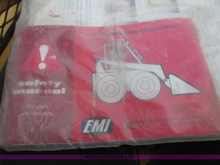 image for item H1108 Hydra-mac 2650 skid steer