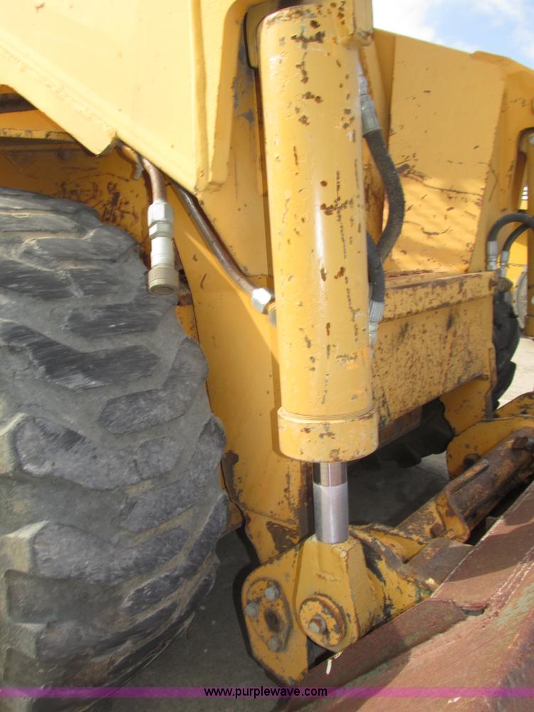 image for item H1108 Hydra-mac 2650 skid steer