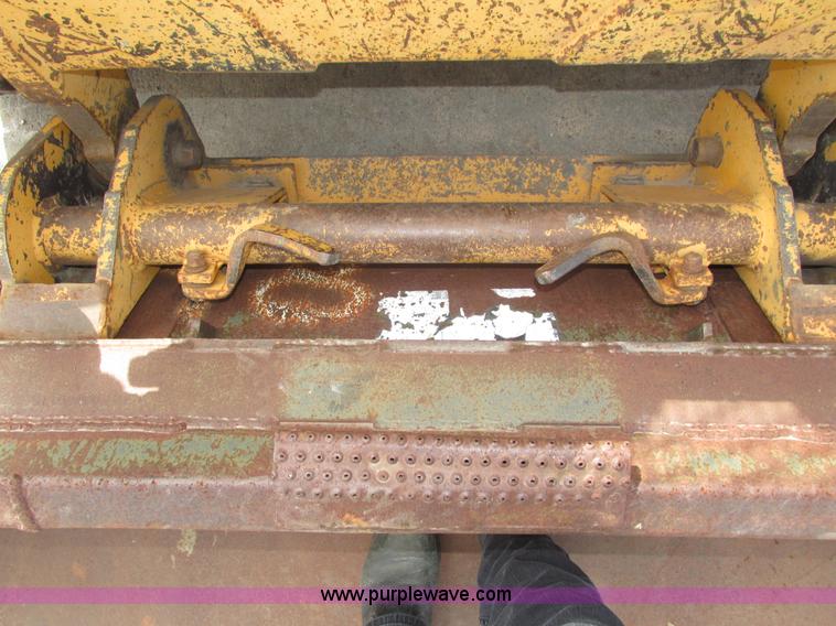 image for item H1108 Hydra-mac 2650 skid steer