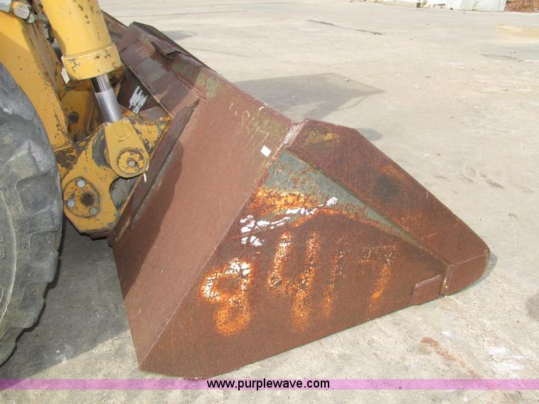 image for item H1108 Hydra-mac 2650 skid steer