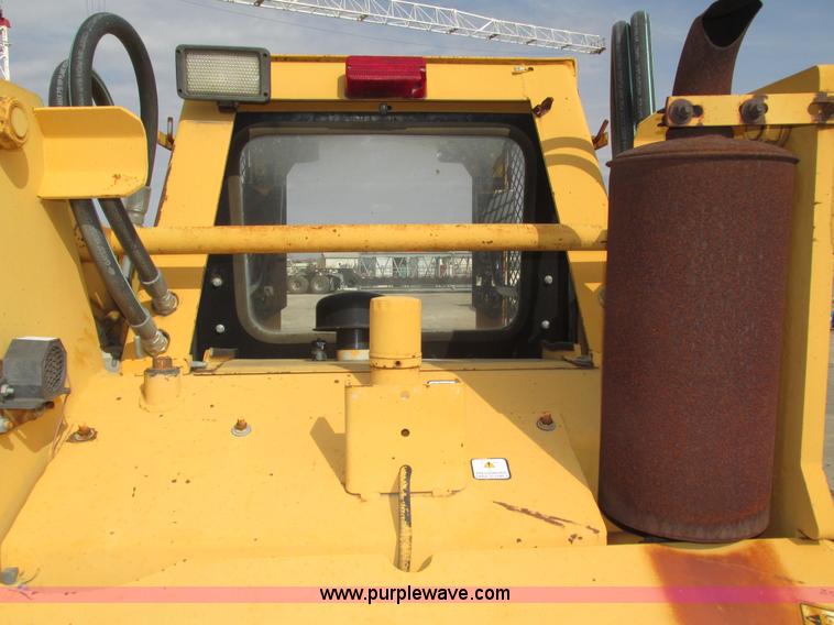 image for item H1108 Hydra-mac 2650 skid steer