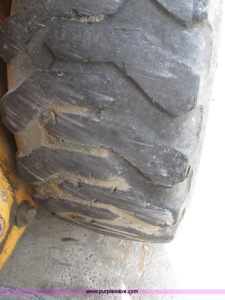 image for item H1108 Hydra-mac 2650 skid steer