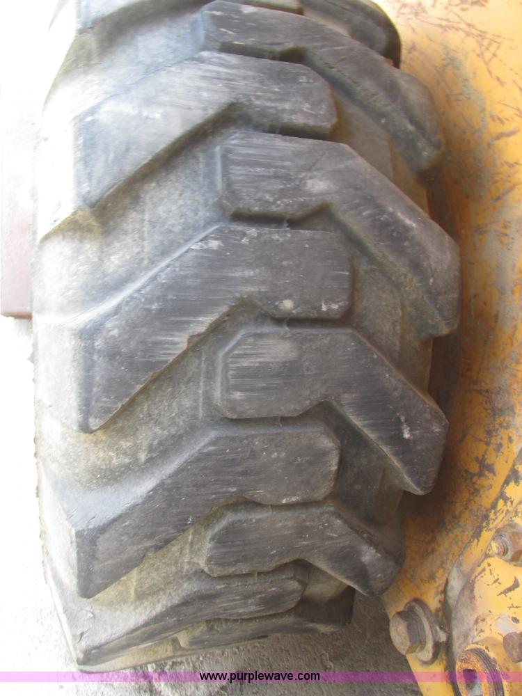 image for item H1108 Hydra-mac 2650 skid steer