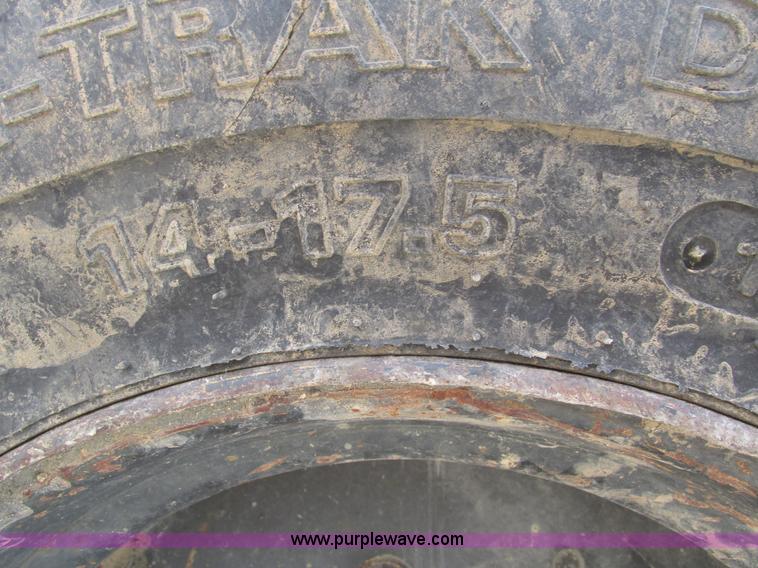 image for item H1108 Hydra-mac 2650 skid steer