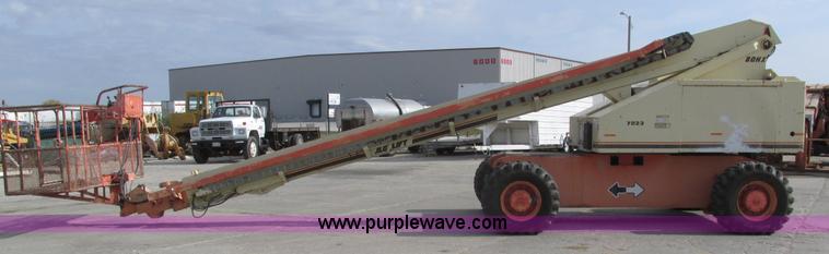 image for item H1109 JLG 80HX boom lift