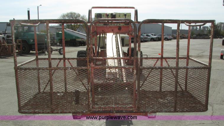 image for item H1109 JLG 80HX boom lift
