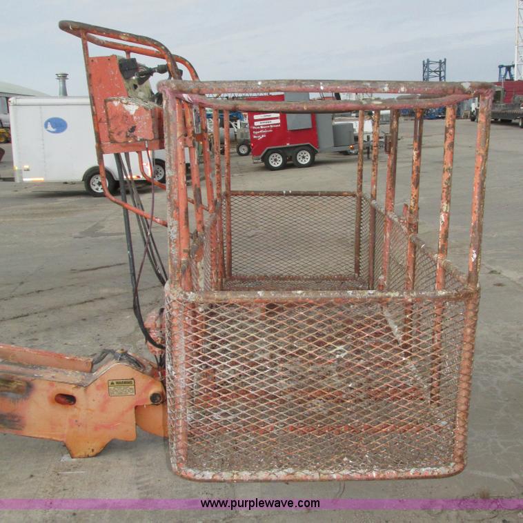 image for item H1109 JLG 80HX boom lift