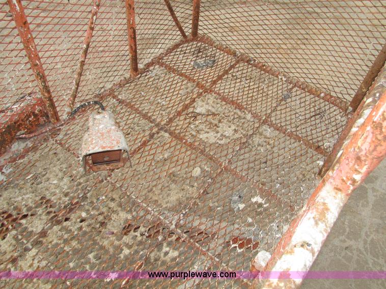 image for item H1109 JLG 80HX boom lift