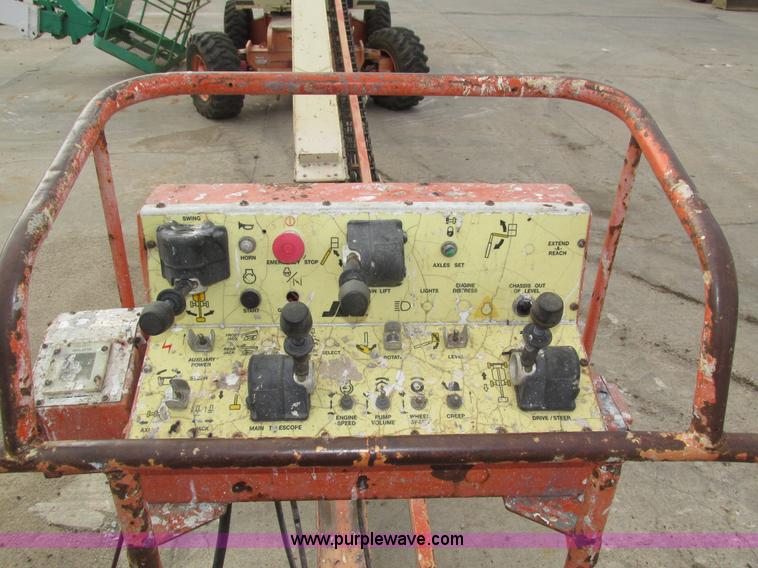 image for item H1109 JLG 80HX boom lift