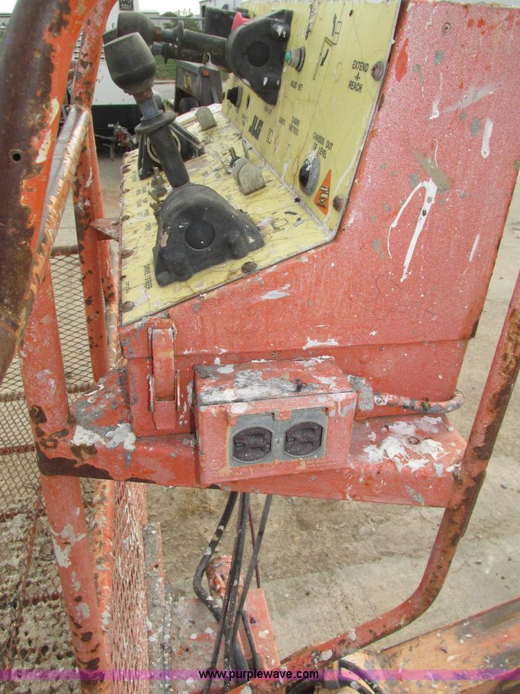 image for item H1109 JLG 80HX boom lift