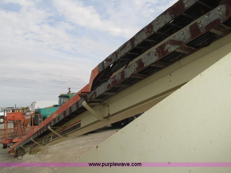 image for item H1109 JLG 80HX boom lift