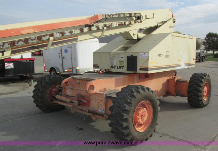 image for item H1109 JLG 80HX boom lift