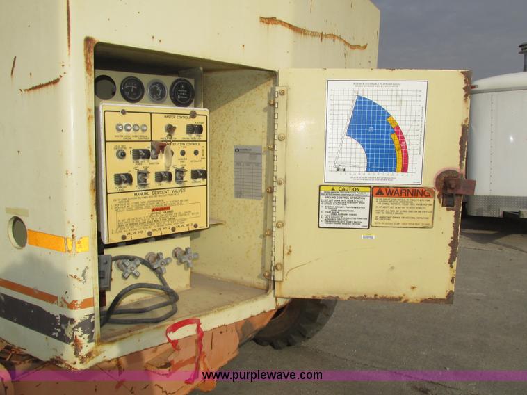 image for item H1109 JLG 80HX boom lift