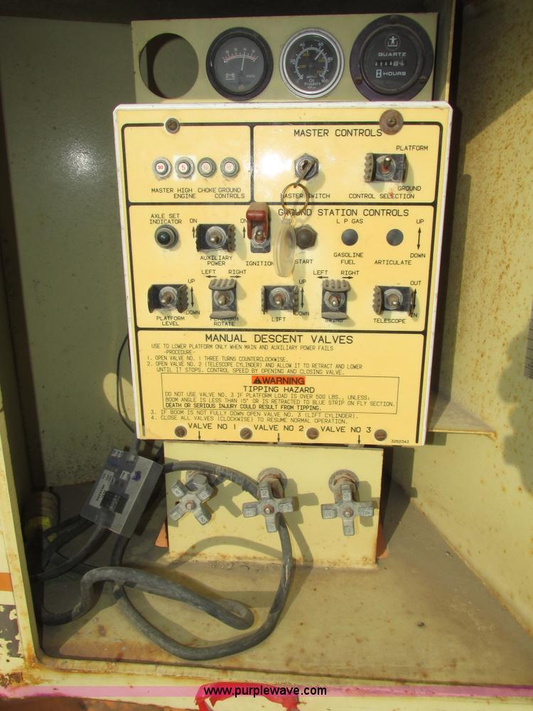 image for item H1109 JLG 80HX boom lift